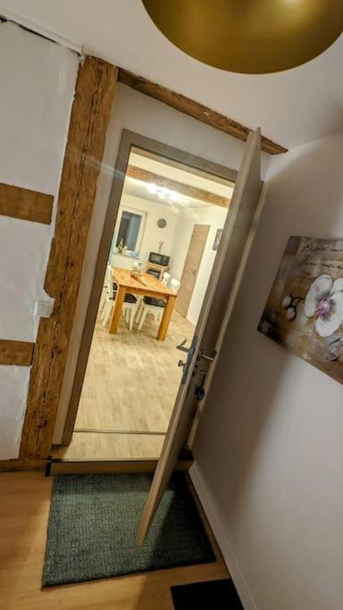 Fewo Im Lehm-Fachwerkhaus Erfurt Mit 3 Einzelnen Schlafzimmern Je Mit Tv Esterno foto