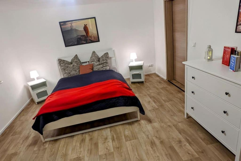 Fewo Im Lehm-Fachwerkhaus Erfurt Mit 3 Einzelnen Schlafzimmern Je Mit Tv Esterno foto