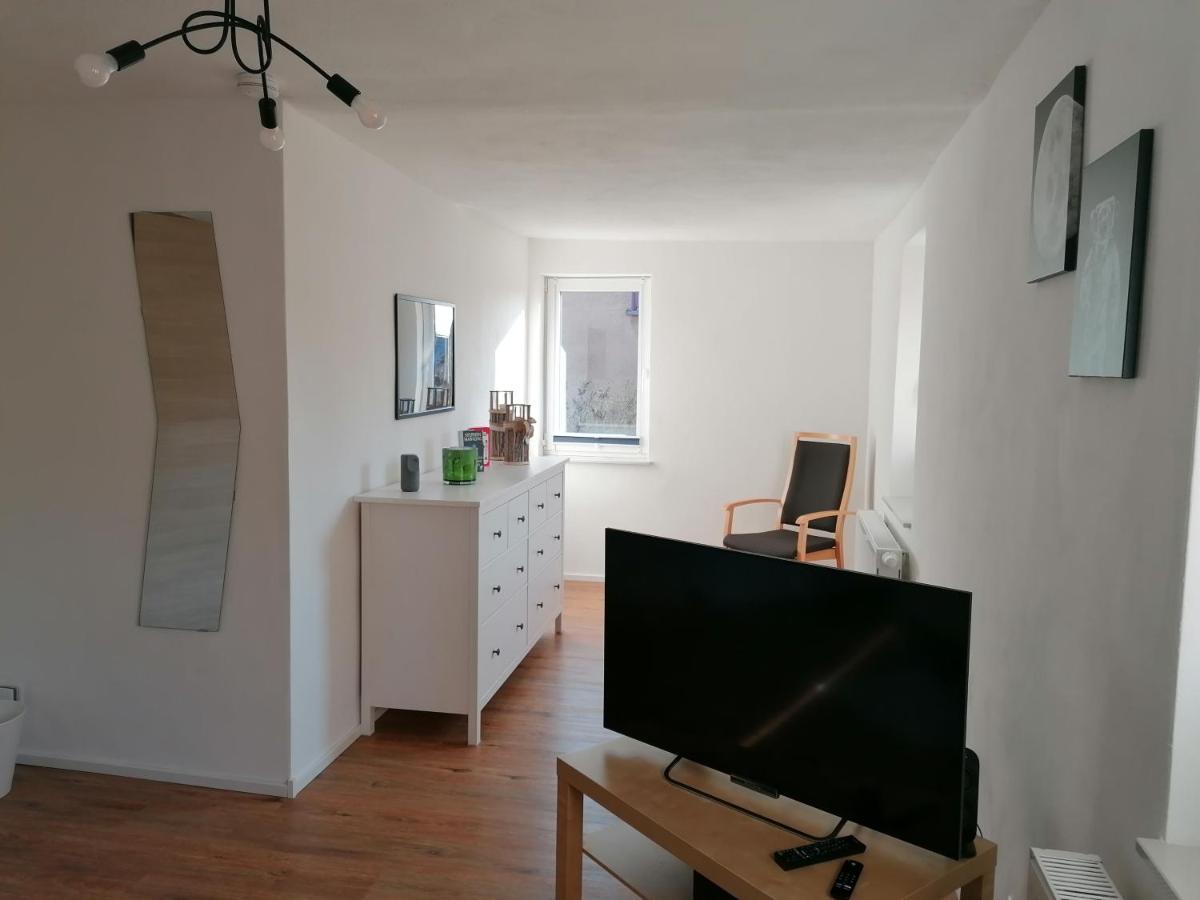 Fewo Im Lehm-Fachwerkhaus Erfurt Mit 3 Einzelnen Schlafzimmern Je Mit Tv Esterno foto